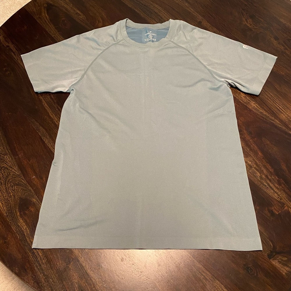 Fabletic Men’s Athletic Tee